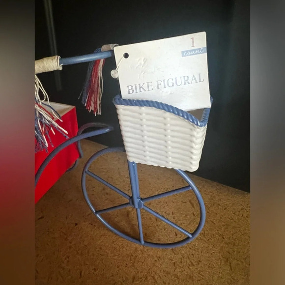 NWT Patriotic Tricycle Figural Red White & Blue Bike - Picture 4 of 4